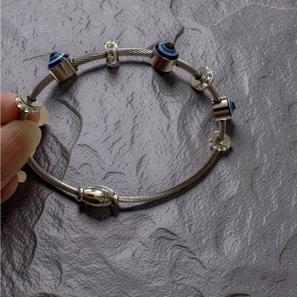 Magnet closing Silver and Blue evil eye 🧿 Women's Bracelet